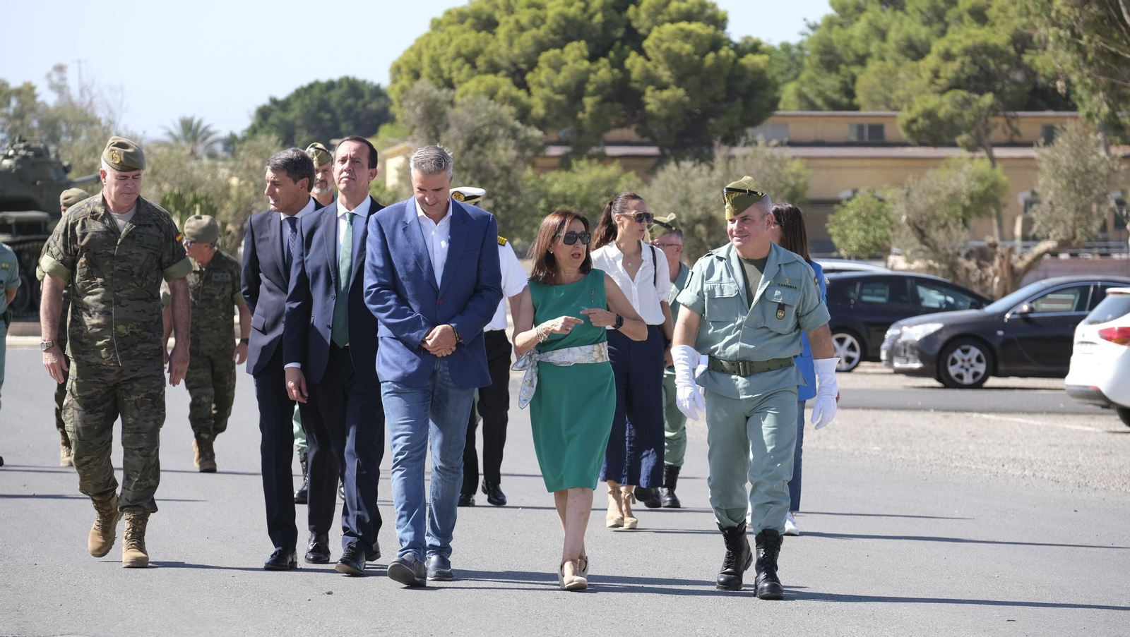 La Ministra de Defensa, Margarita Robles, visita la Base de La Legión en Viator, en imágenes