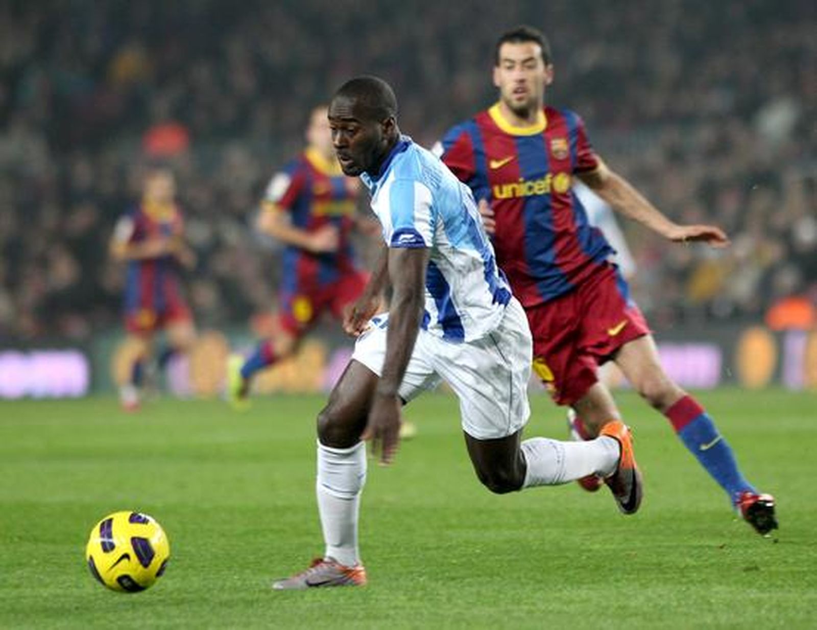 El Málaga se va goleado del Camp Nou ante una nueva exhibición del Barça (4-1). / EFE
