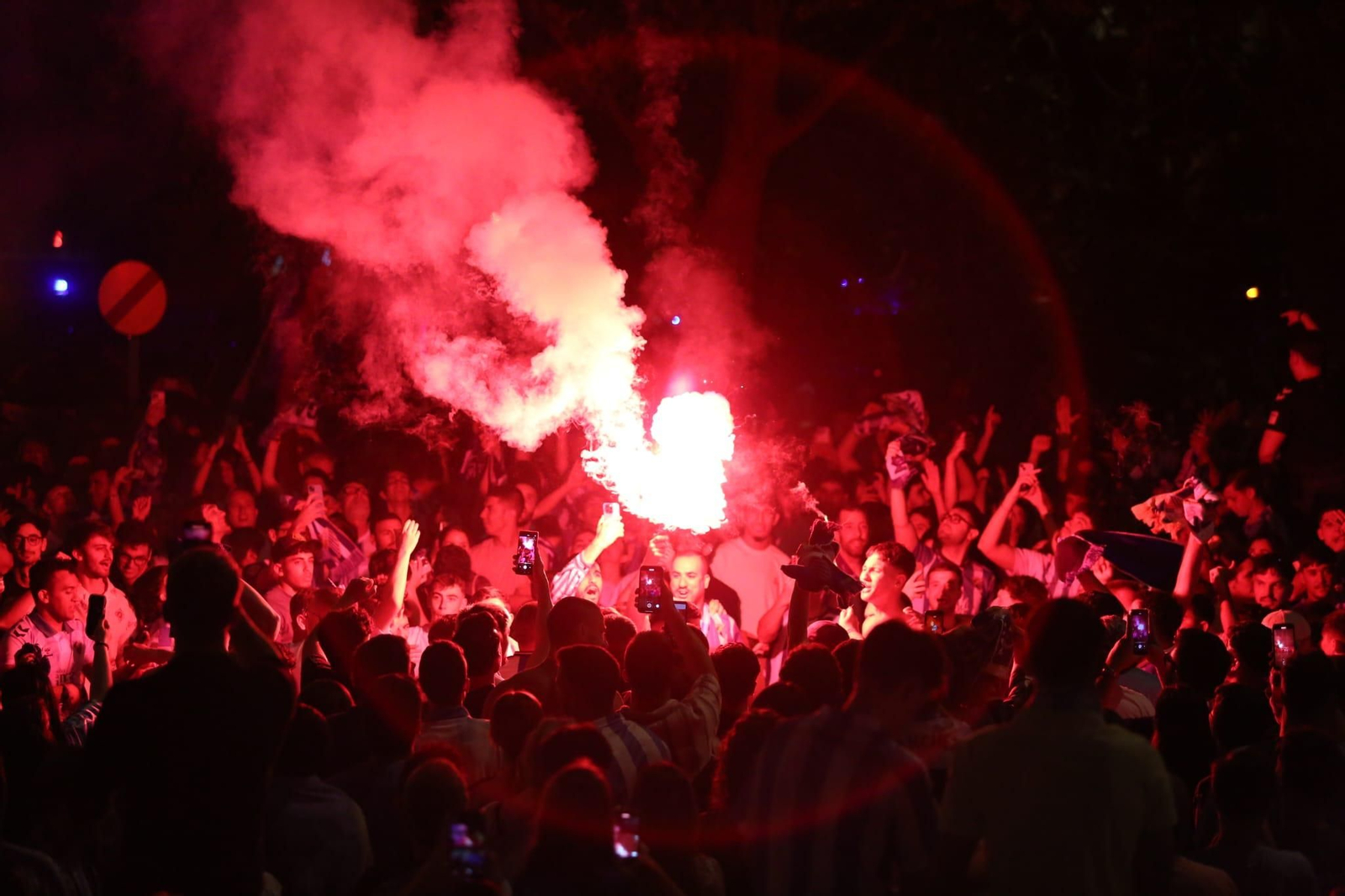 La eterna madrugada en Málaga por el ascenso La eterna madrugada en Málaga por el ascenso