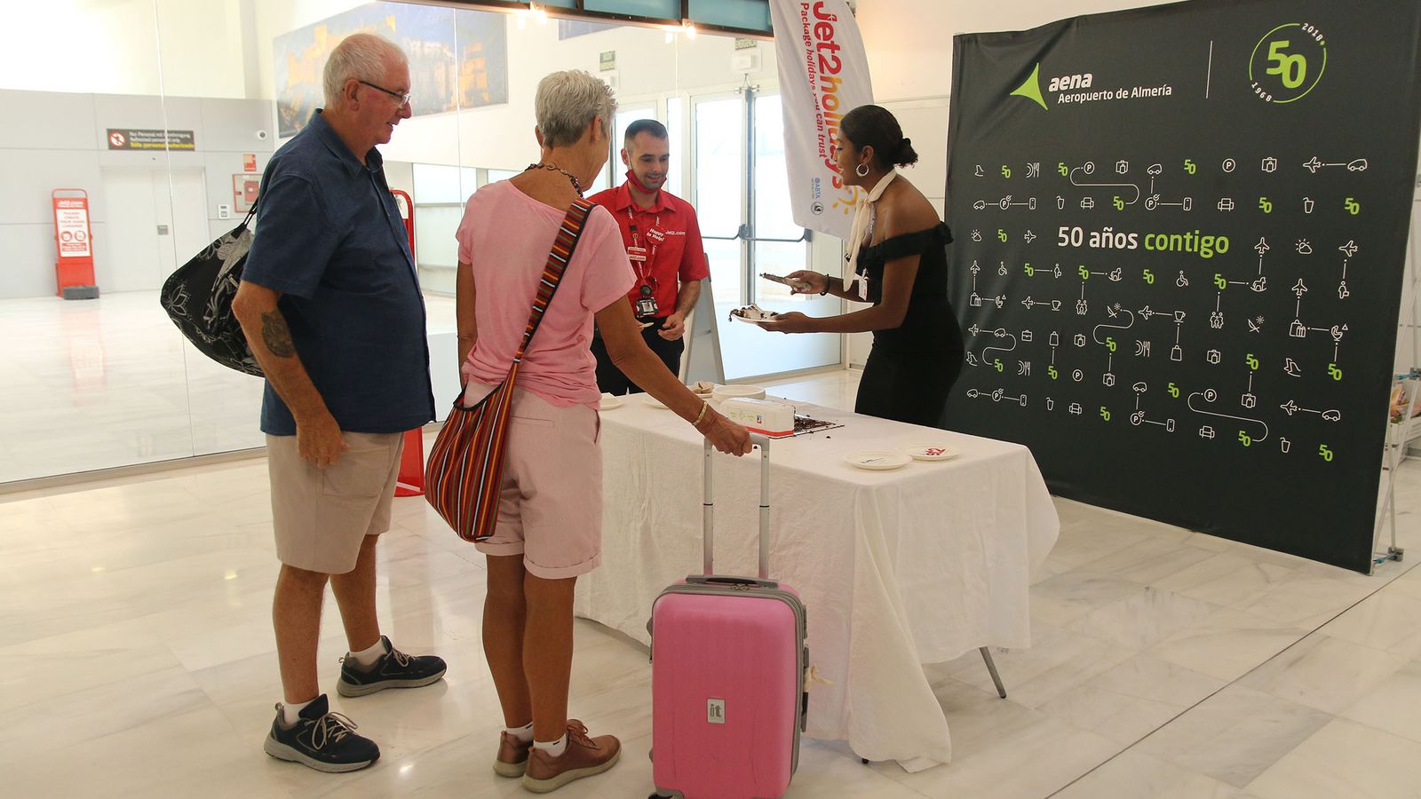 Los pasajeros del vuelo a Bristol disfrutaron de una tarta conmemorativa