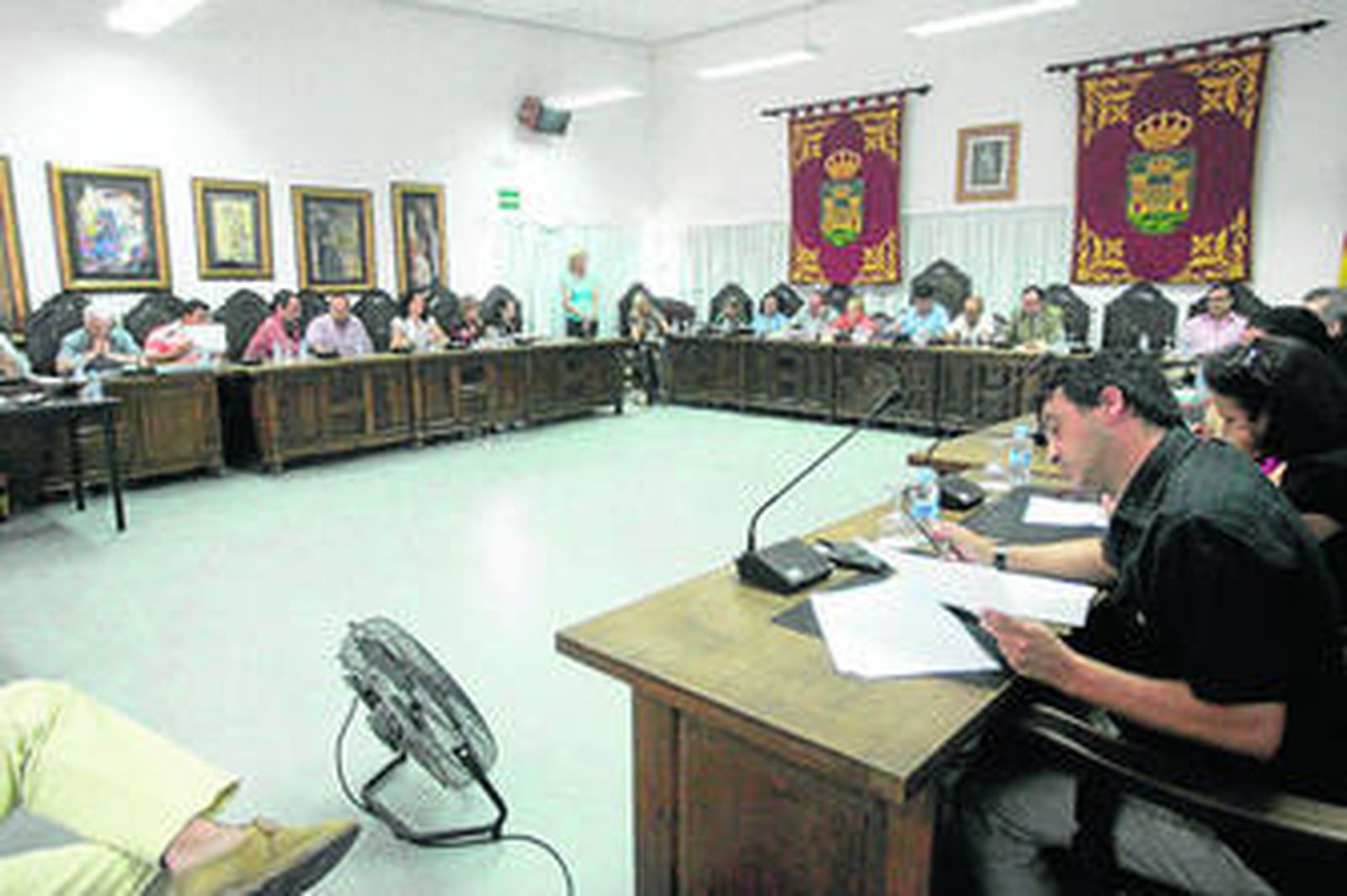 Instantánea de la Corporación municipal en el pleno ordinario celebrado ayer.