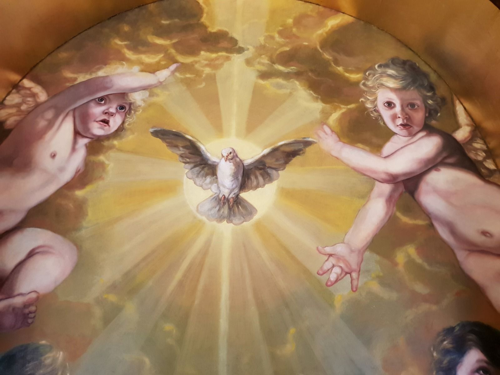 Detalle de la nueva decoración del retablo de San José en la Basílica de la Macarena.