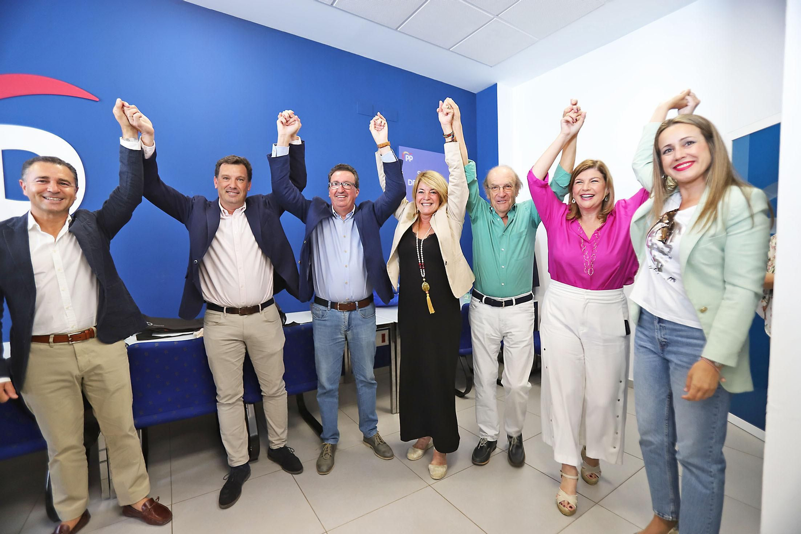 Imágenes del acto de inicio de campaña en la sede del PP