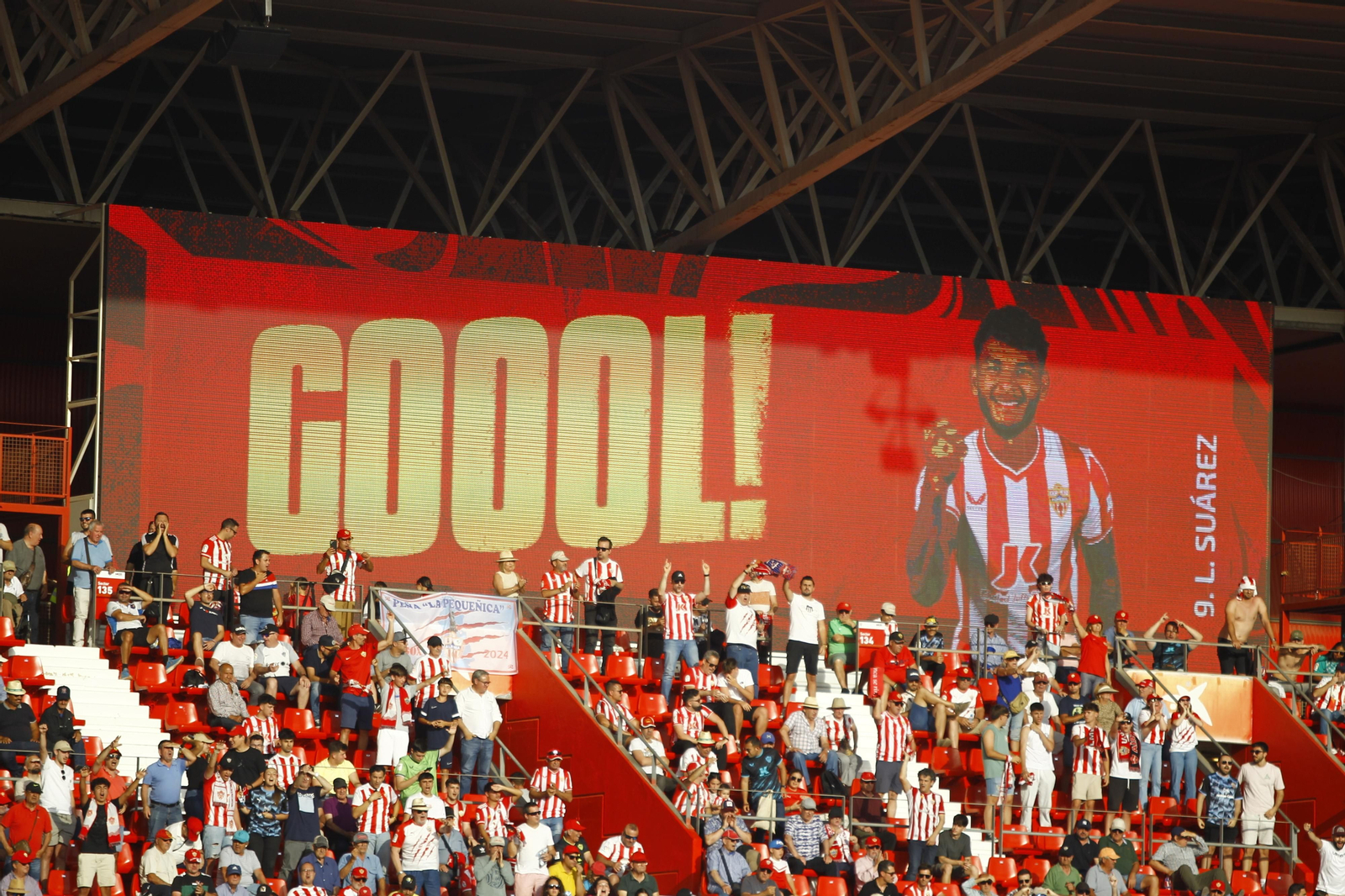 Imágenes de la gran victoria del Almería ante el Cádiz por 6 a 1