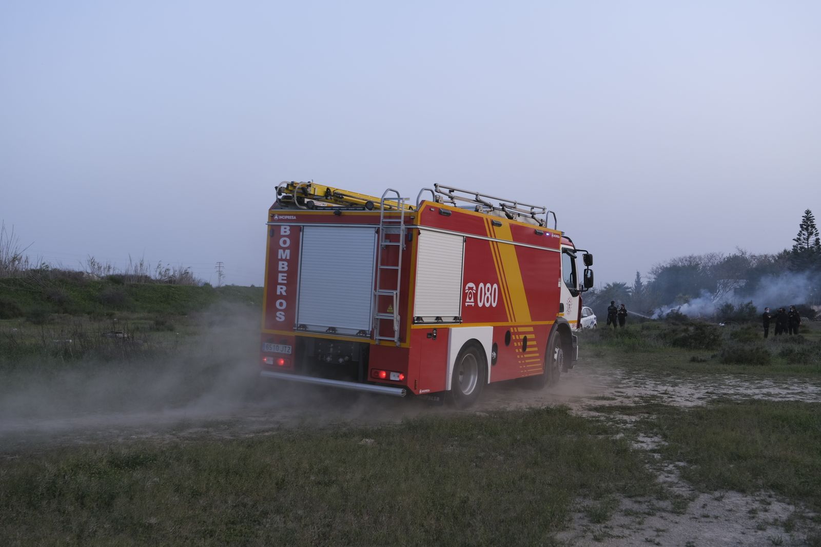 Fotogalería incendio descampado Vega de Acá. Almería