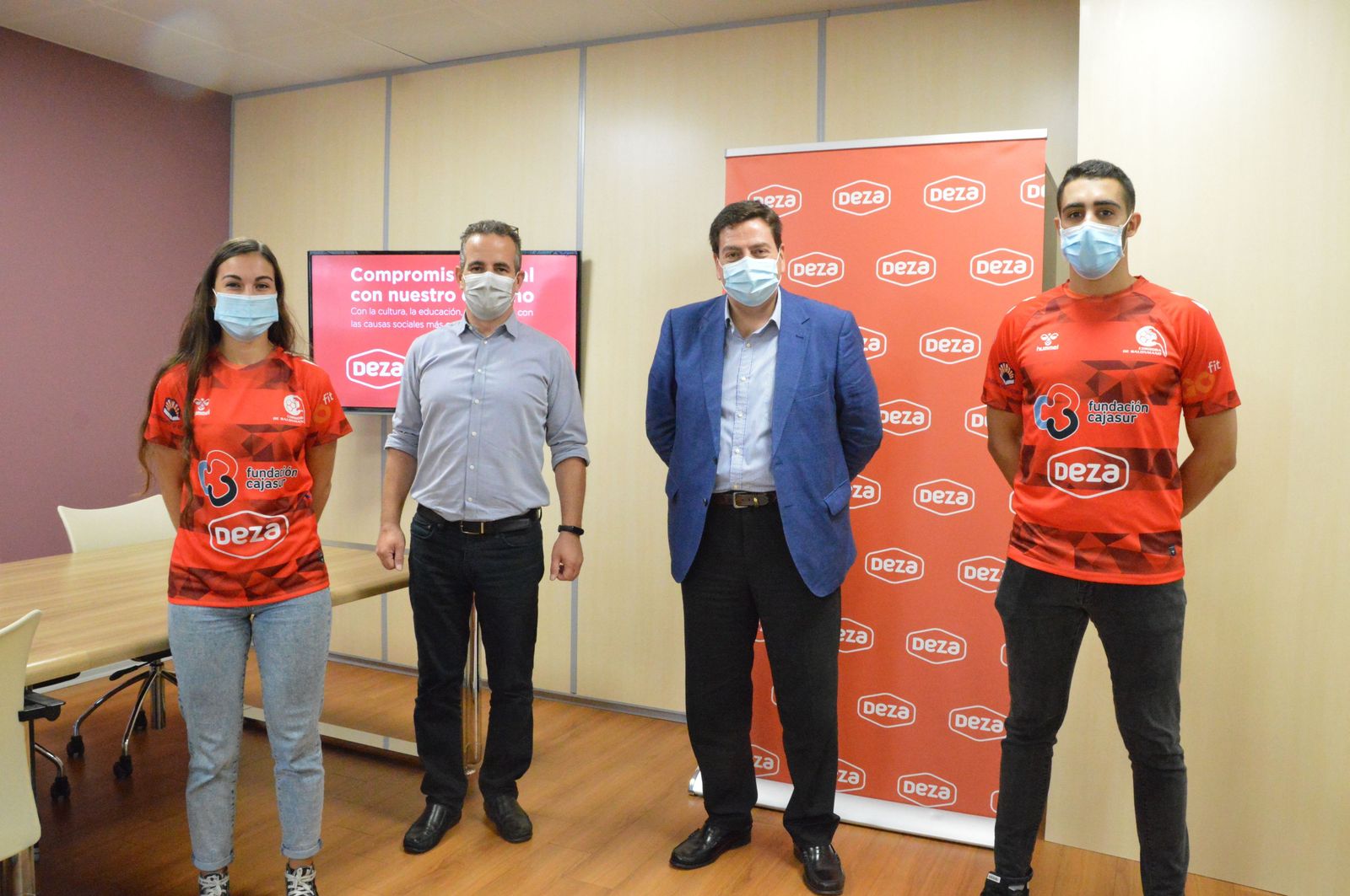 Ángela Zurera, Antonio Deza, Miguel Pardo y Juan José Ortega, en las oficinas de la empresa.