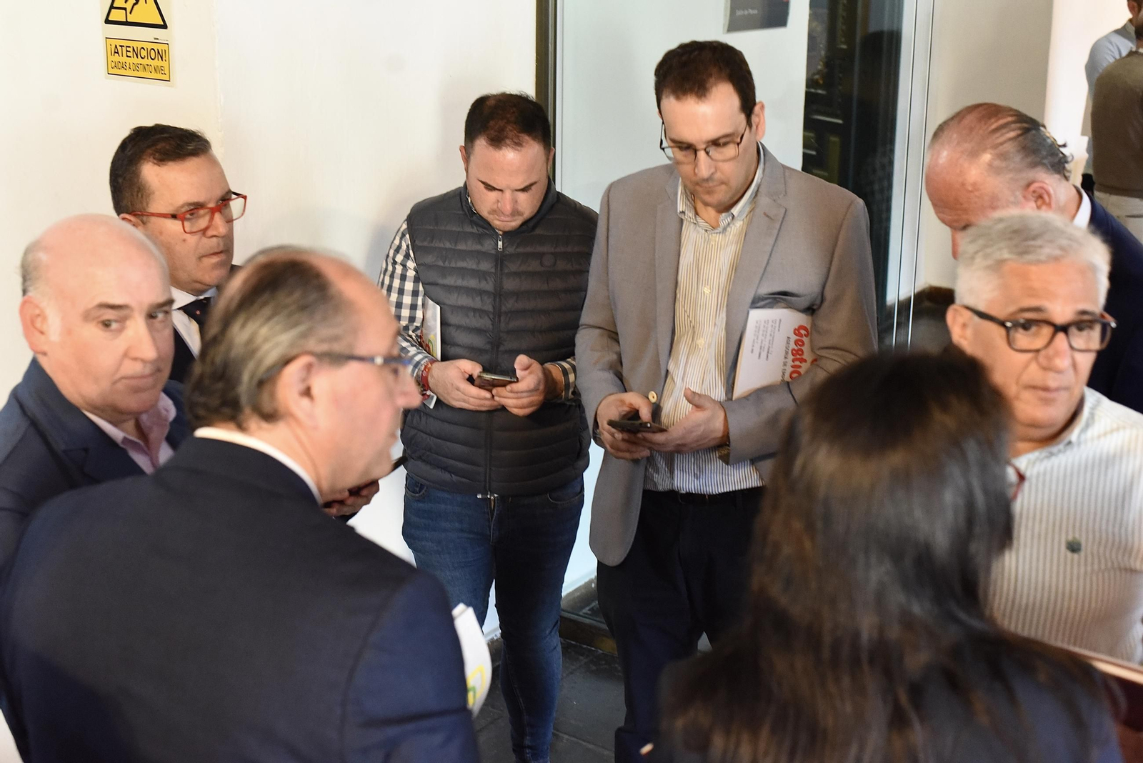 El II Encuentro Provincial Cofrade de 'el Día de Córdoba', en imágenes