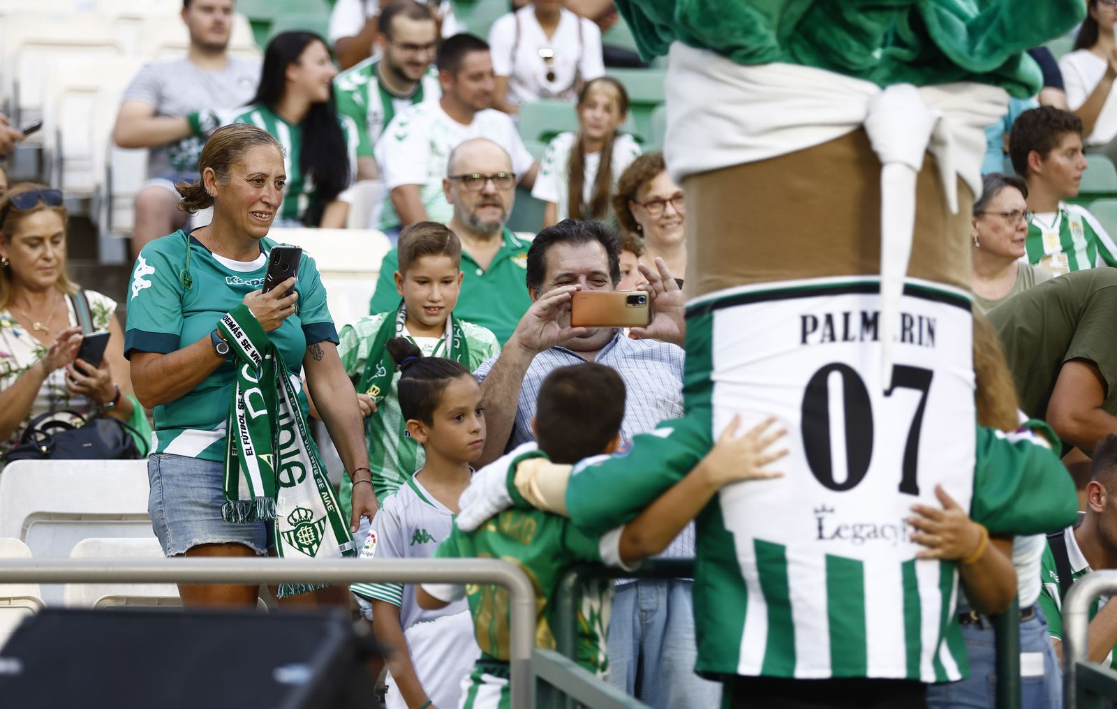 Búscate en las fotos del partido Betis-Villarreal