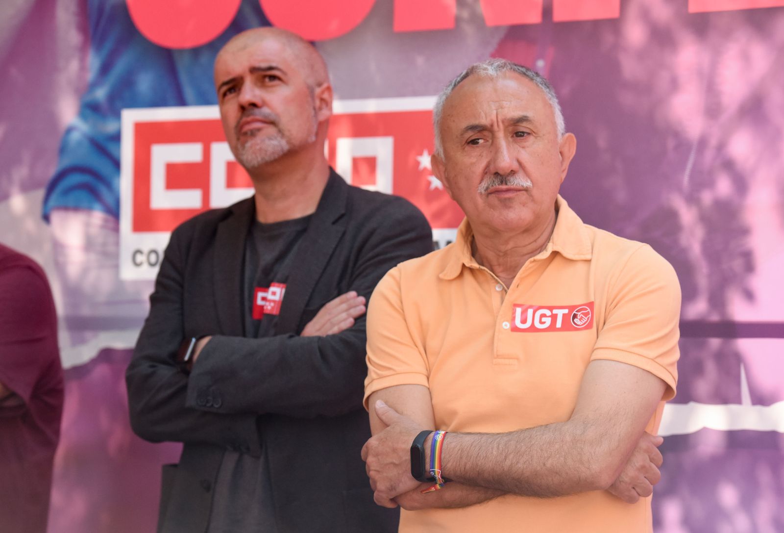 Los secretarios generales de CCOO y UGT, Unai Sordo (i) y Pepe Álvarez (d).