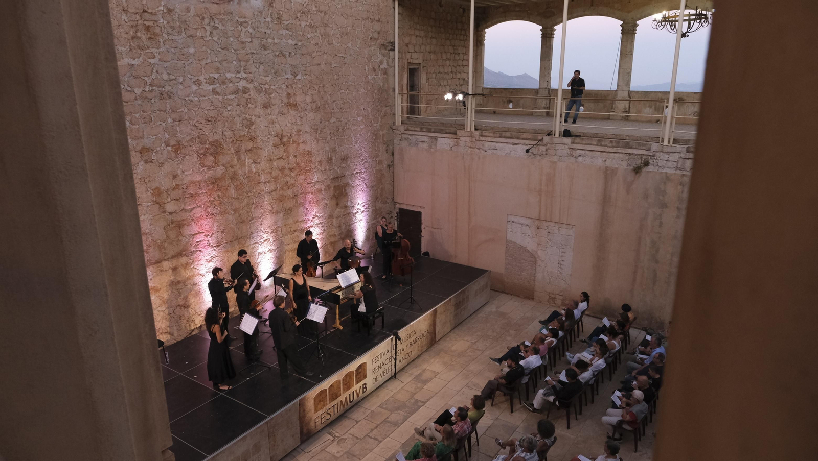 Imágenes del concierto de Harmonía del Parnás en el Festival de Música Renacentista y Barroca de Vélez Blanco