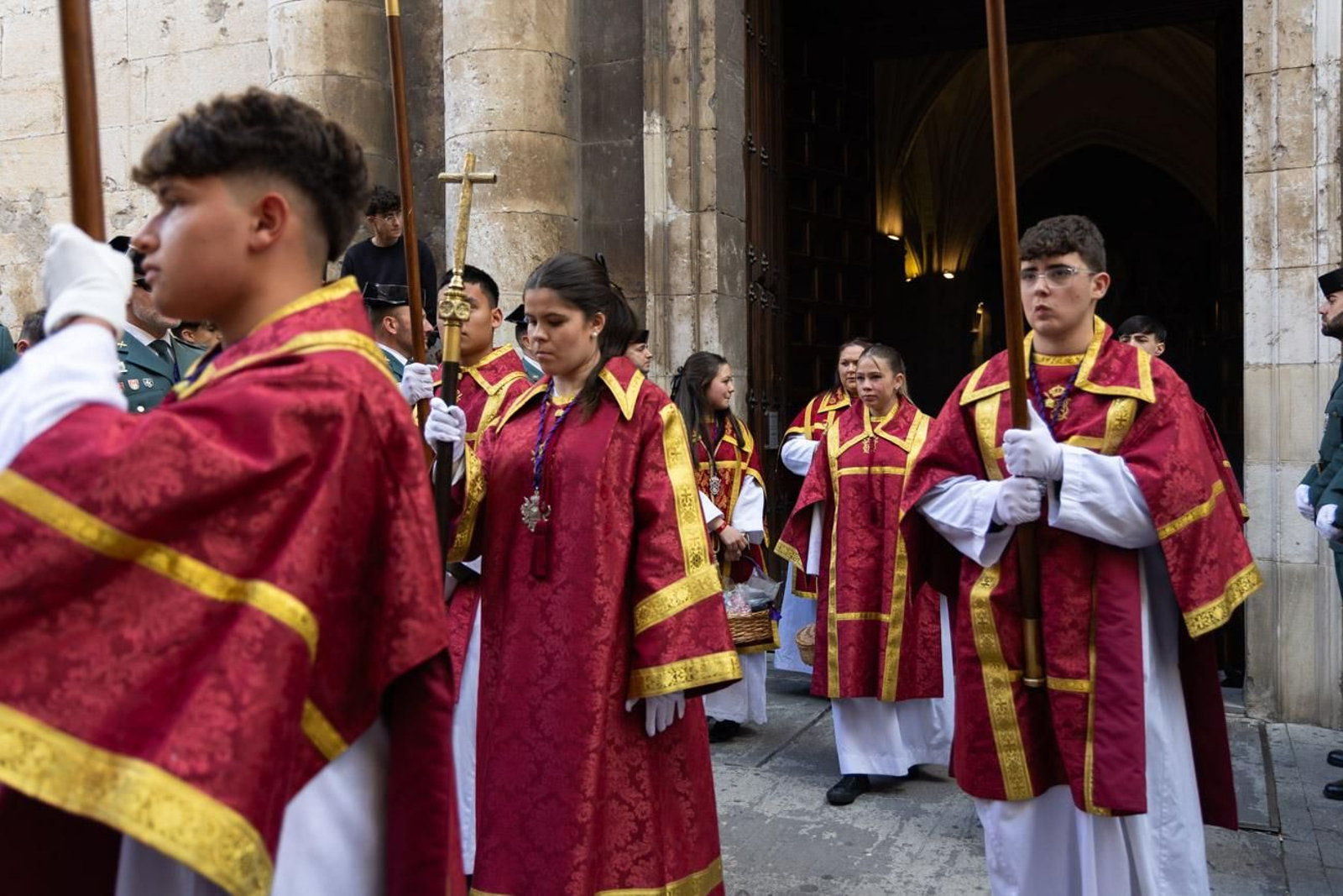 Las cofradías de la Vera Cruz, Expiración y Gran Poder lucen sus cortejos en la calle