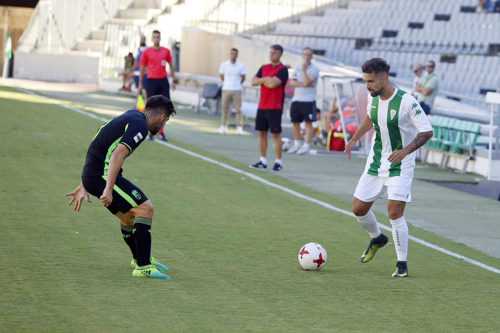 Imagen de un duelo entre el Córdoba B y el Granada B en El Arcángel, en el curso 2016-2017. Imagen de un duelo entre el Córdoba B y el Granada B en El Arcángel, en el curso 2016-2017.
