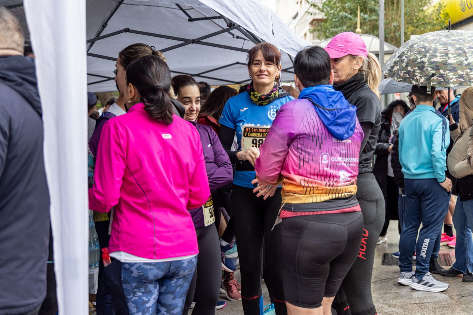 En imágenes: la lluvia no frena a más de un millar de corredores en la V Carrera Popular del IES San Juan Bosco (1)