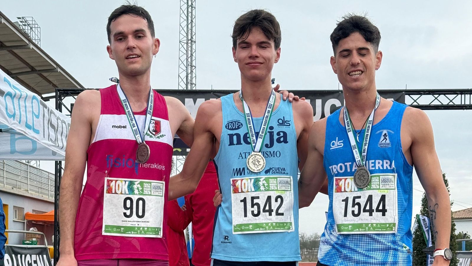 Samuel Ruiz posa junto a Darío Ballesteros y Juan Gallego.