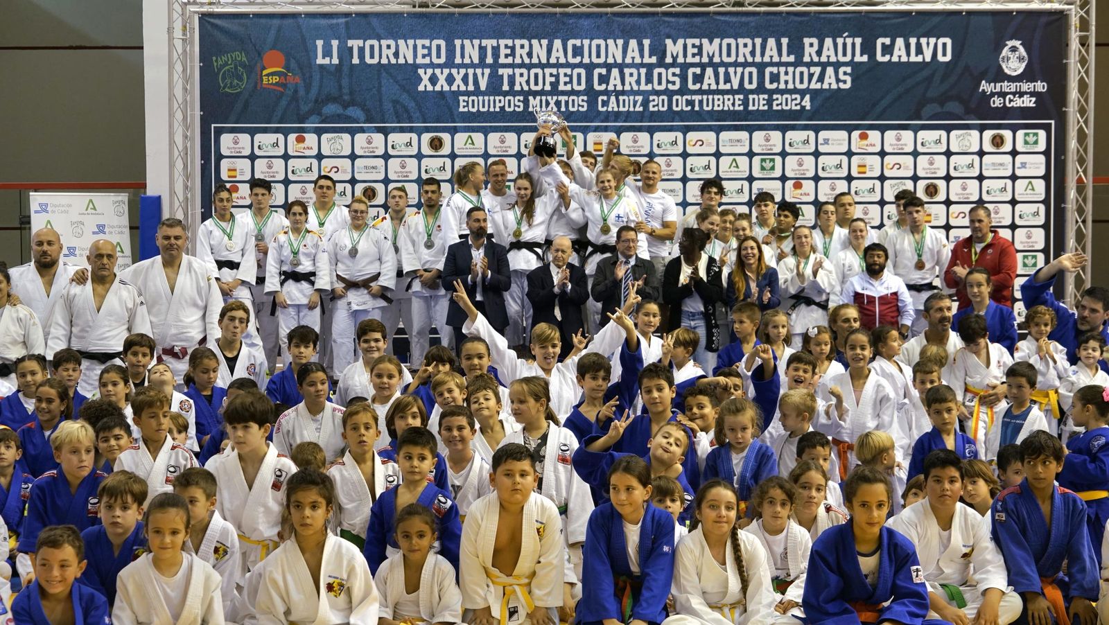 Más de 700 deportistas se dieron cita en el Memorial Raúl Calvo de Judo en Cádiz