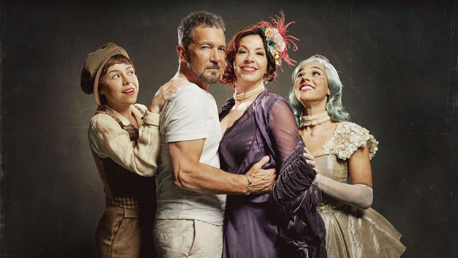Antonio Banderas, Marta Ribera, Lydia Fayrén y Laia Prats, en una imagen promocional de 'Gypsy'. Antonio Banderas, Marta Ribera, Lydia Fayrén y Laia Prats, en una imagen promocional de 'Gypsy'.