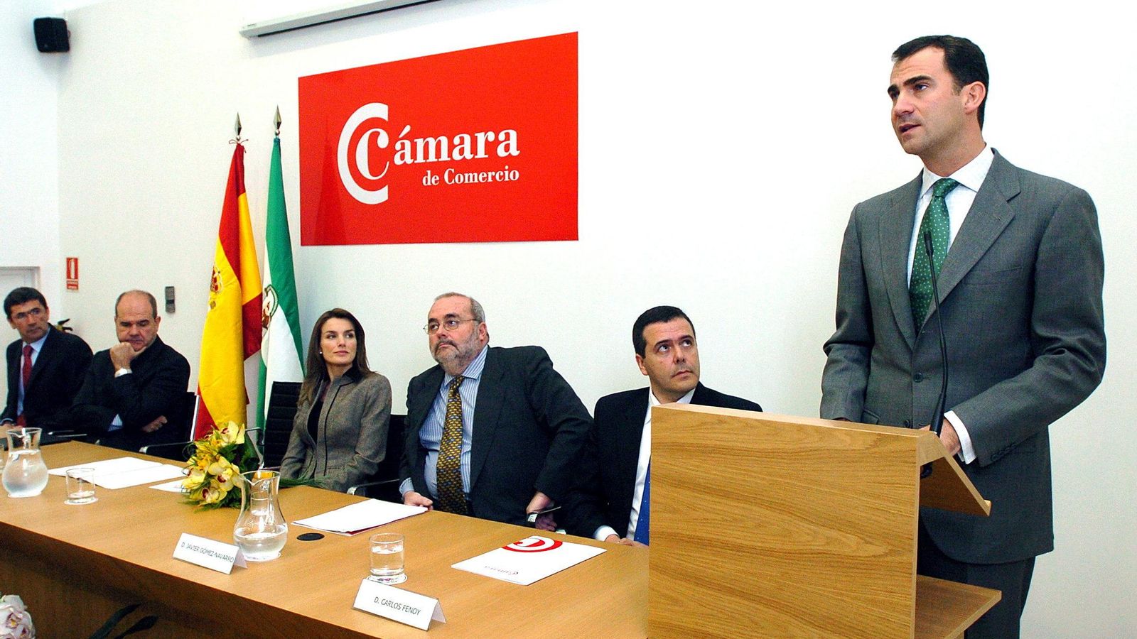 El Príncipe de Asturias, en la inauguración de la Cámara de Comercio, Algeciras, 2006. El Príncipe de Asturias, en la inauguración de la Cámara de Comercio, Algeciras, 2006.