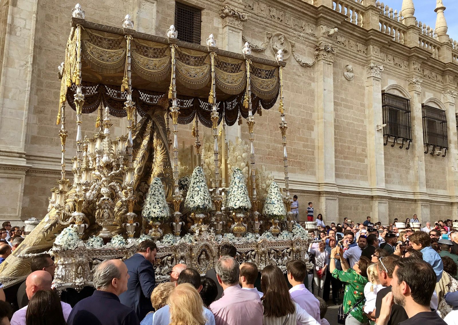 El regreso de la Virgen de los Ángeles tras su coronación, en imágenes