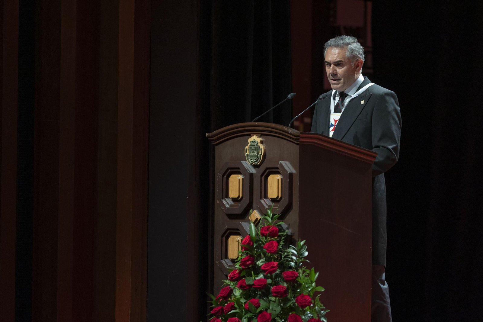 Imágenes del pregón de Semana Santa y besamanos en San Fernando el Domingo de Pasión