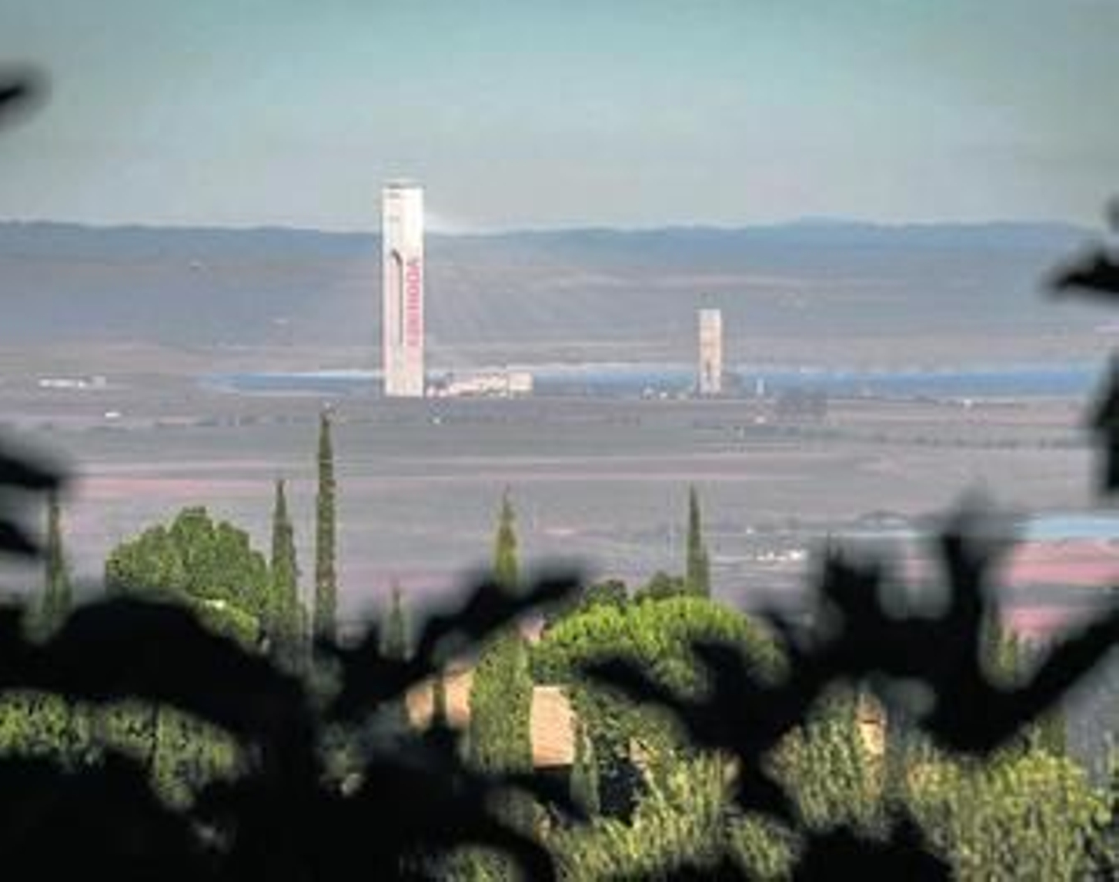 Complejo de plantas solares de Abengoa en Sanlúcar la Mayor.