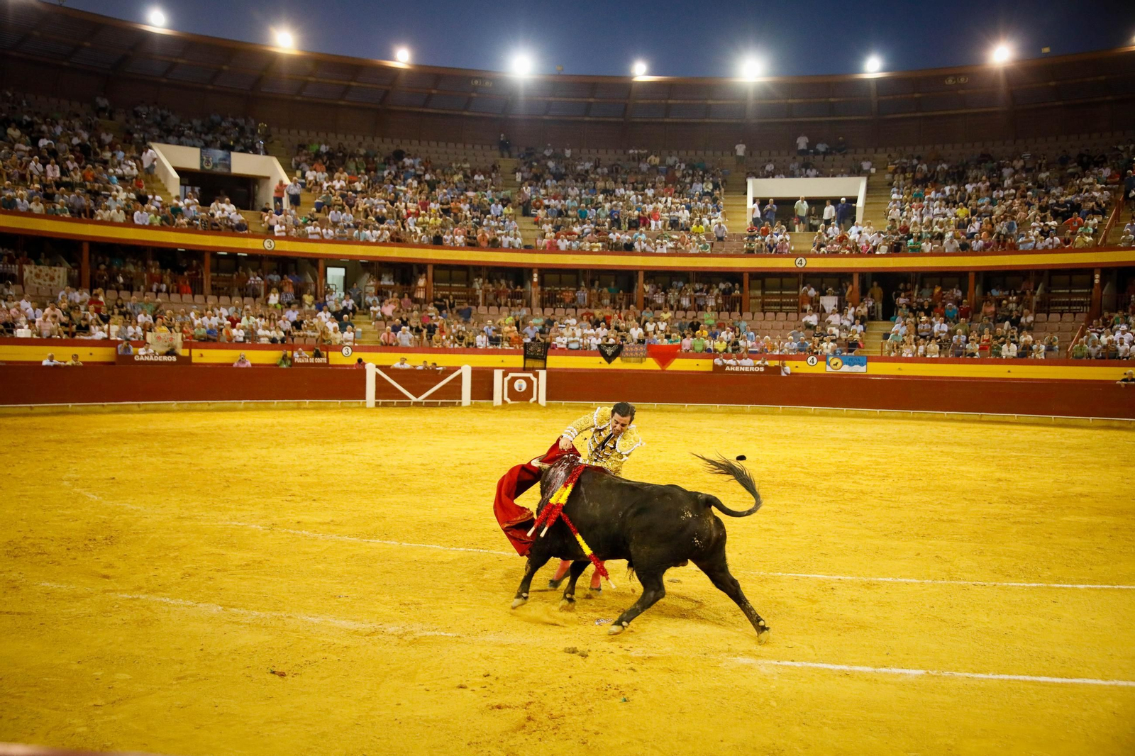 Imágenes de la corrida de toros en Roquetas de Mar