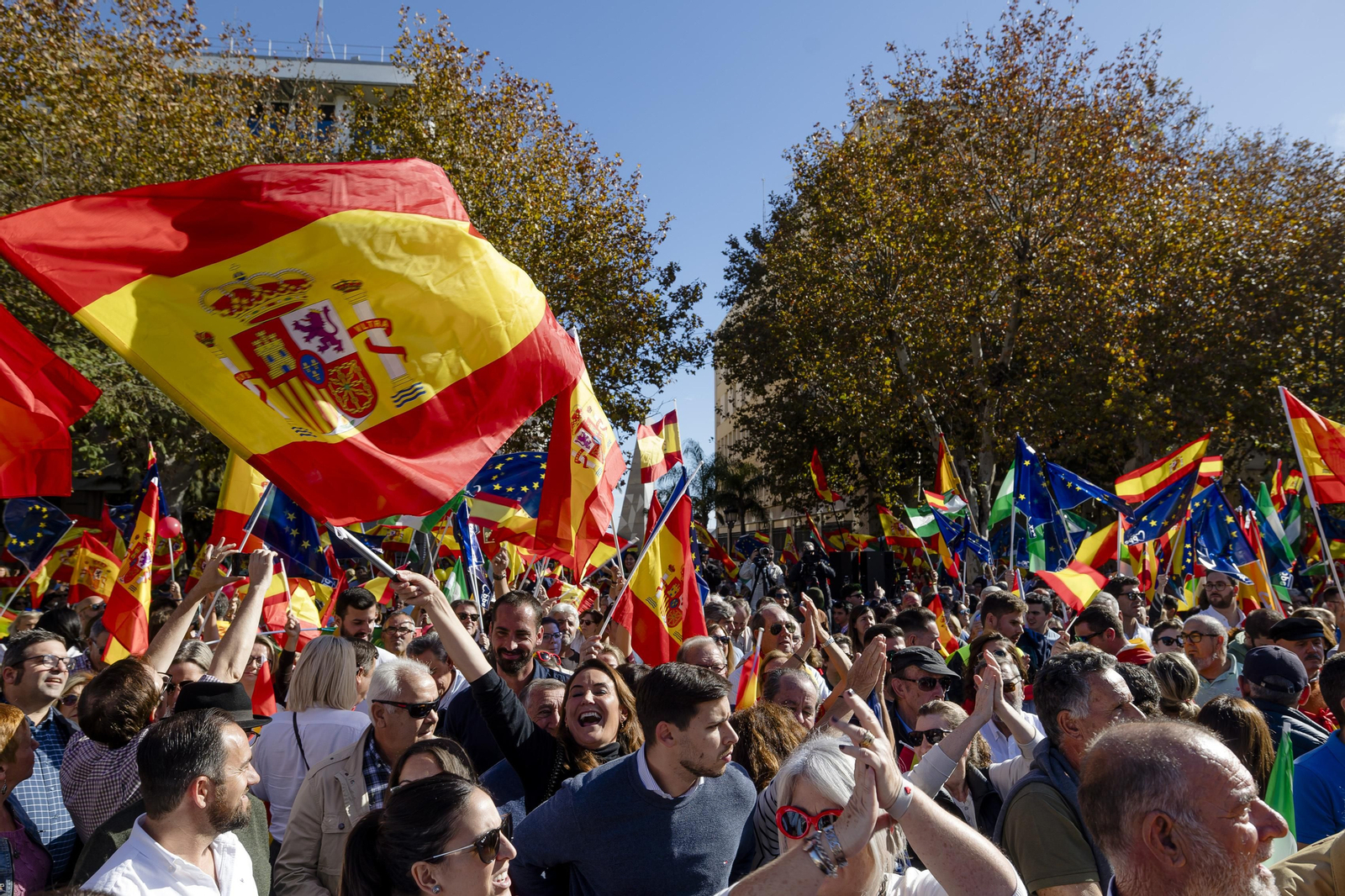 La concentración contra la amnistía en Cádiz en imágenes.