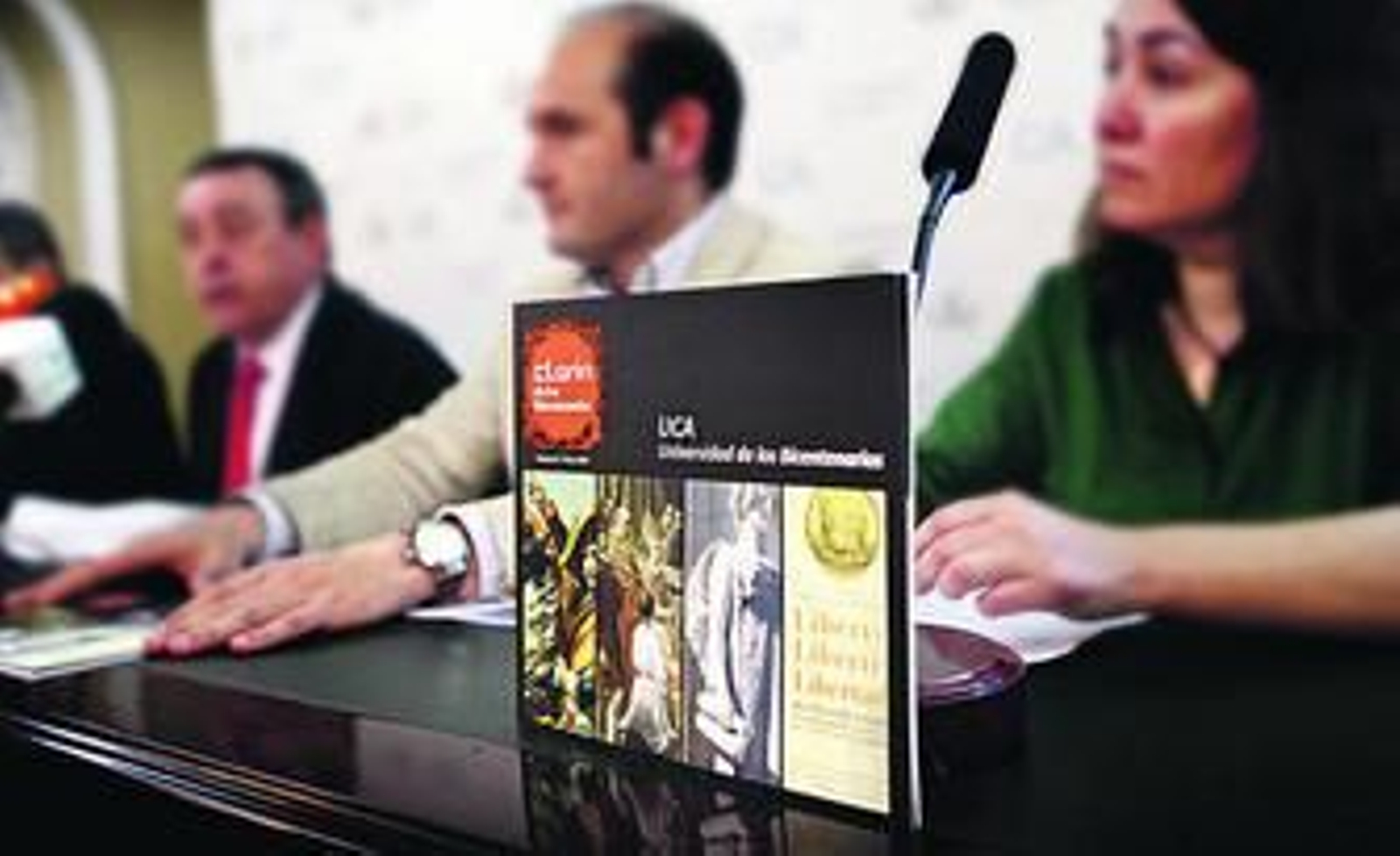 De izquierda a derecha: Marieta Cantos, Juan José Ortiz, Diego Sales y Agustín Barberá, ayer en el Rectorado.