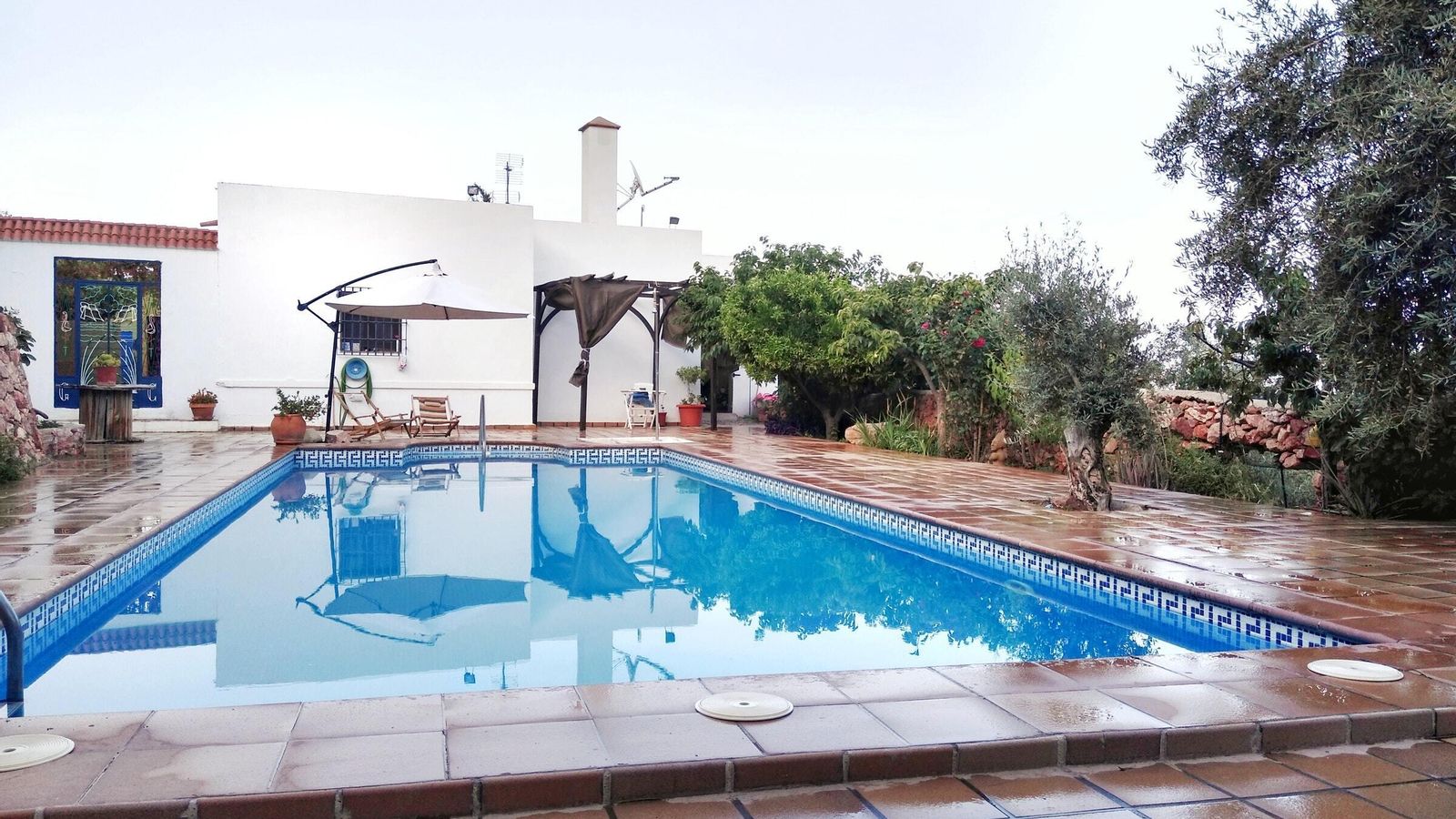 Piscina ofrecida a través de la plataforma 'Swimmy' en Huéchar.