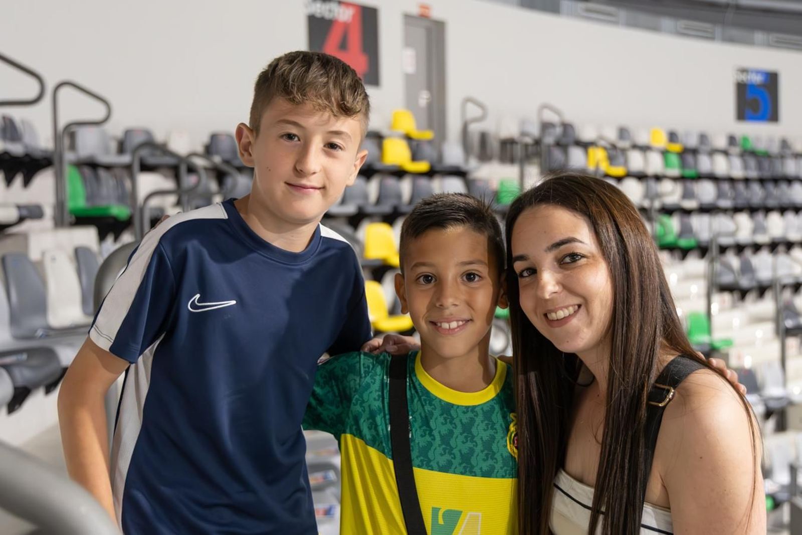 La Marea Amarilla: el alma del Olivo Arena, en imágenes