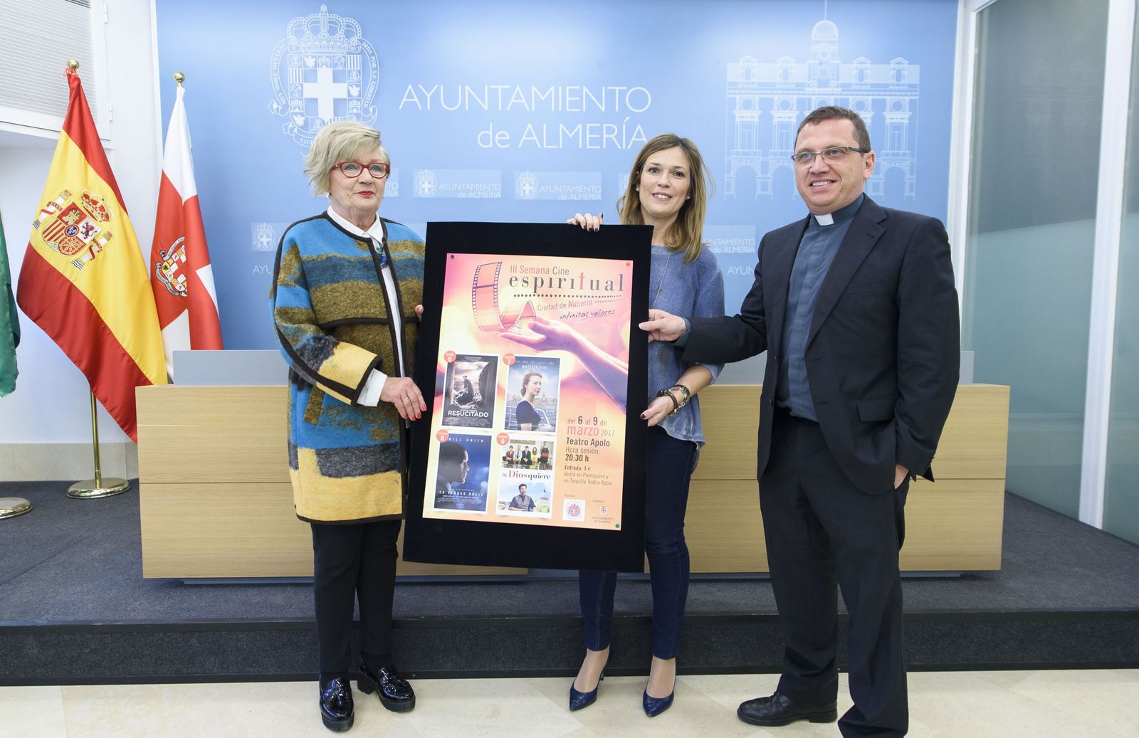 Ana Martínez Labella con Maruchi Enciso y Ramón Bogas.