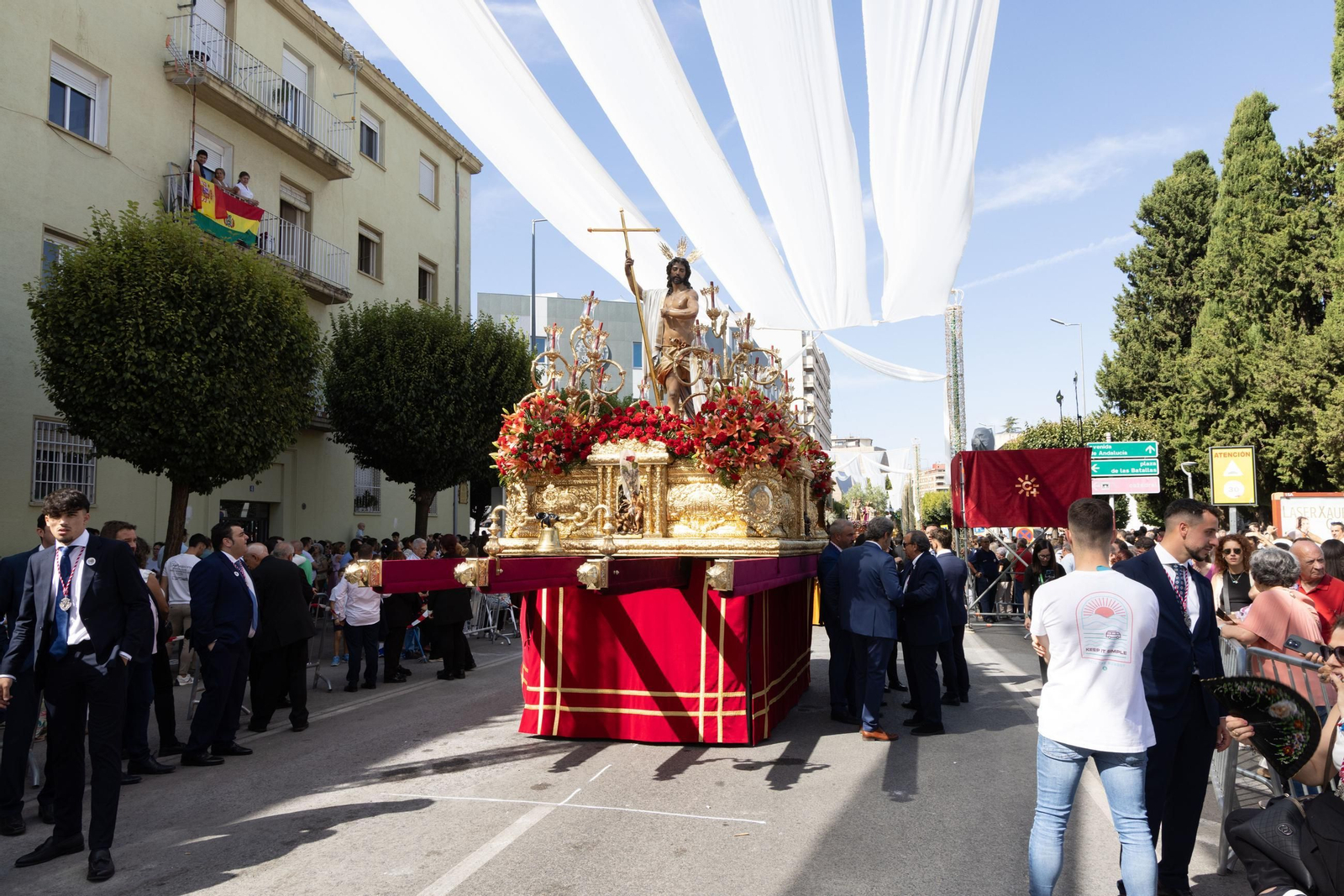 Un Jaén repleto de fieles acompañan los traslados de las veinte imágenes de la Magna (II)