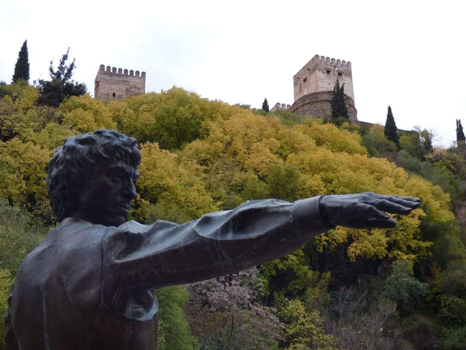 La Alhambra vista desde el Paseo de los Tristes.
