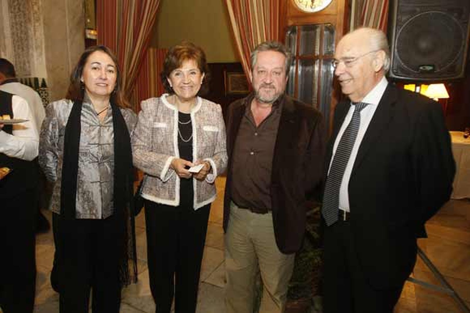 Caffarel, junto a los catedráticos de la UCA Alberto Ramos Santana y José Antonio Hernández Guerrero.

Foto: Jose Braza