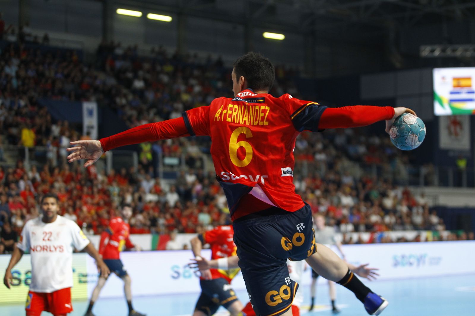 Imágenes del España-Dinamarca de la EHF Euro Cup de balonmano, en Almería