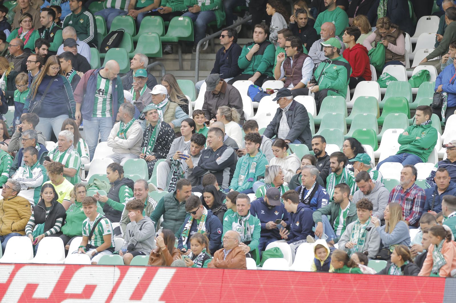 Búscate en las fotos del Betis-Mallorca