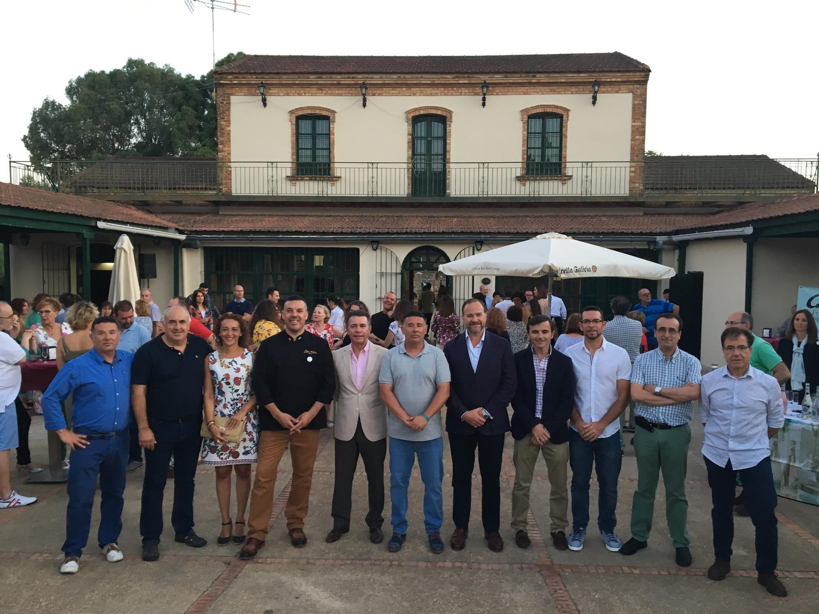 Los promotores y artífices del proyecto de reapertura en el acto de inauguración.