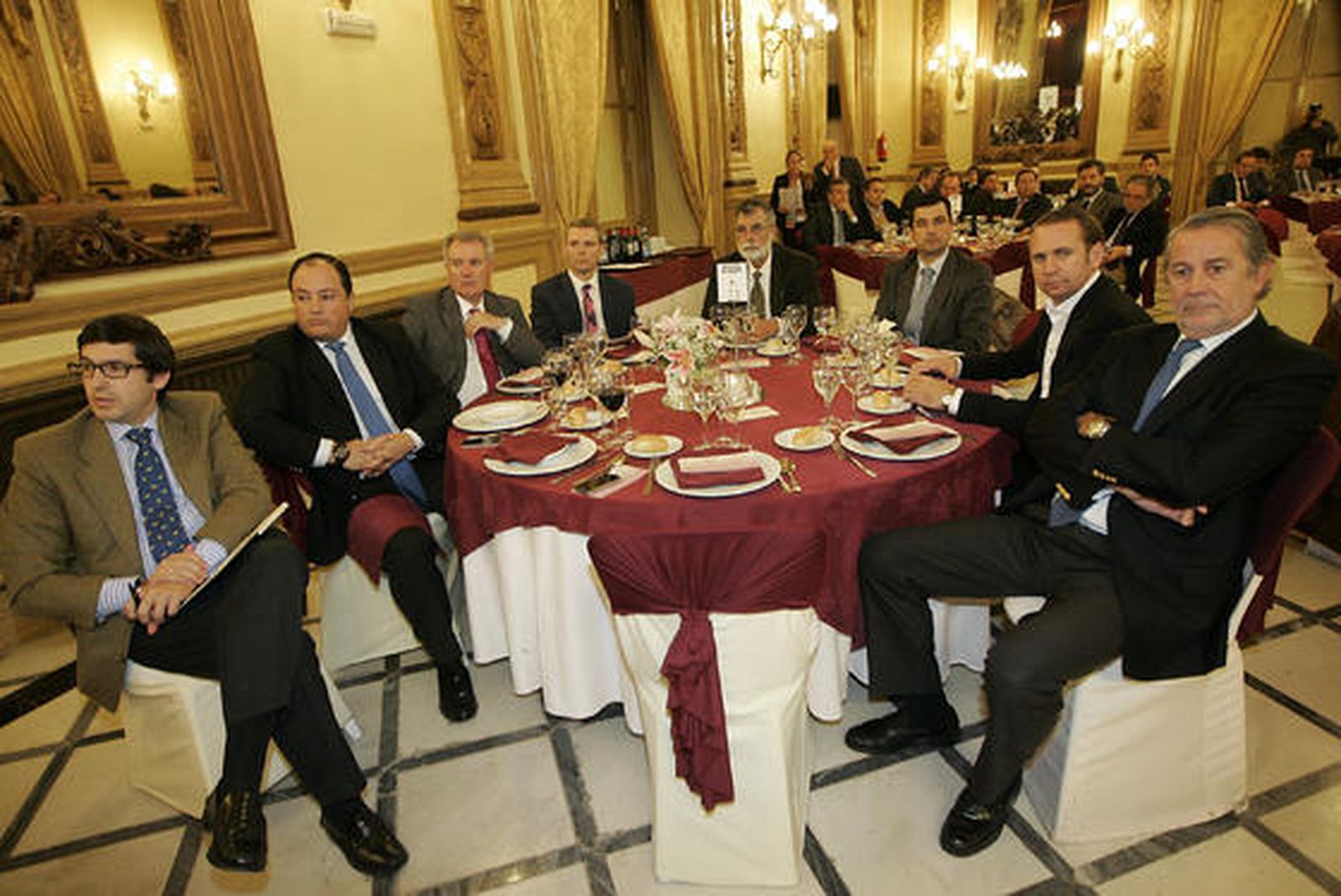 R. San Miguel, E. Garrido, José Portal, Carlos López, J. M. Pessini, F. J. Pérez, F. Hidalgo y F. Gutiérrez. 

Foto: José Martínez y Barrionuevo