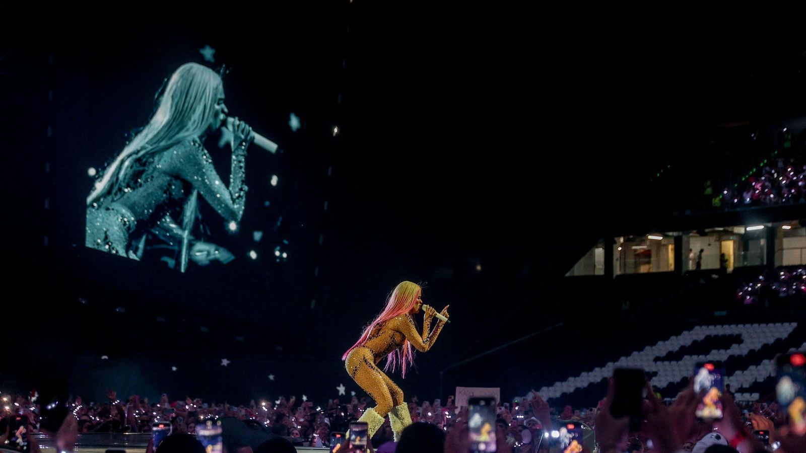 Las fotos del primer concierto de cuatro de Karol G en el Santiago Bernabéu