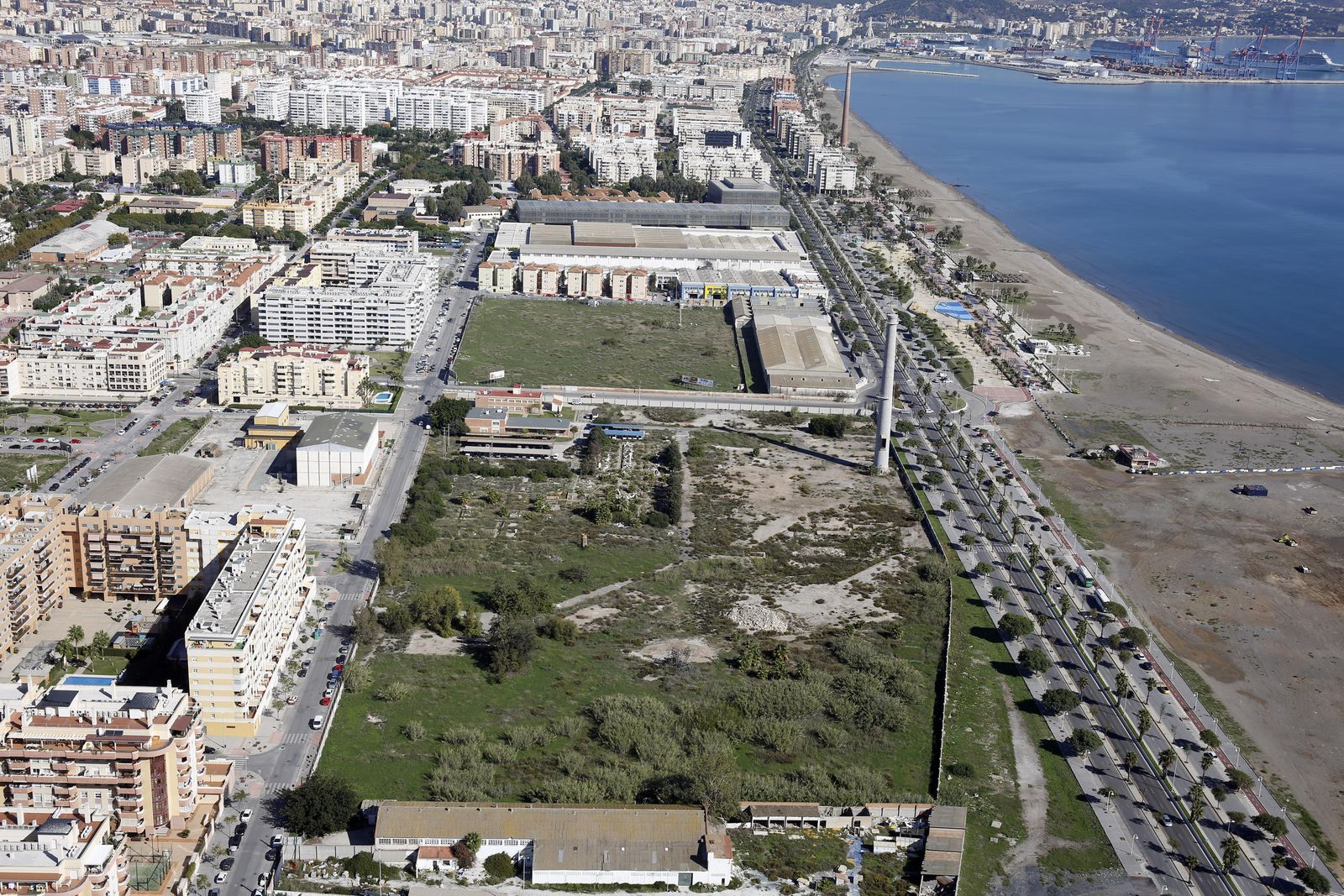 Vista aérea de la parcela de la antigua central Térmica de Málaga.