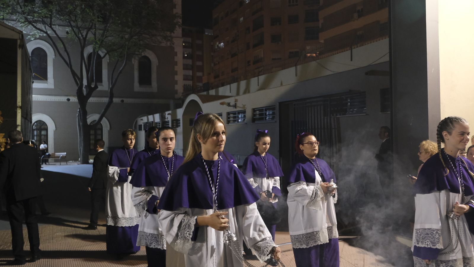 Imágenes de La Magna por las calles de Almería