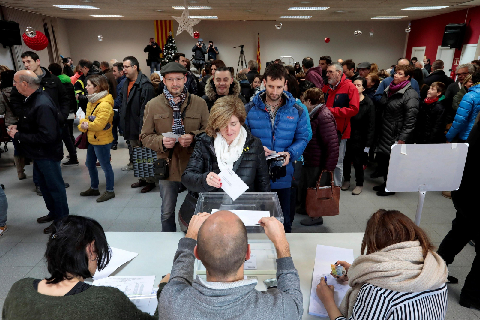 La jornada electoral en Cataluña, en imágenes