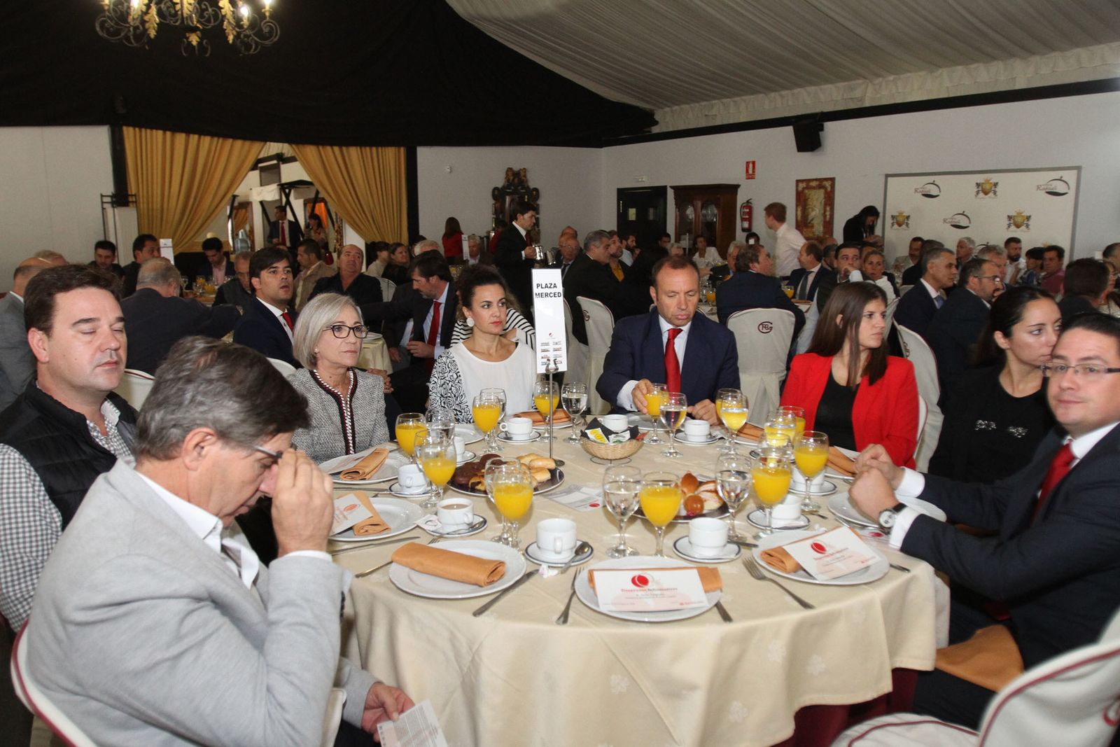 Imágenes del Desayuno Informativo del Grupo Joly con Javier Targhetta