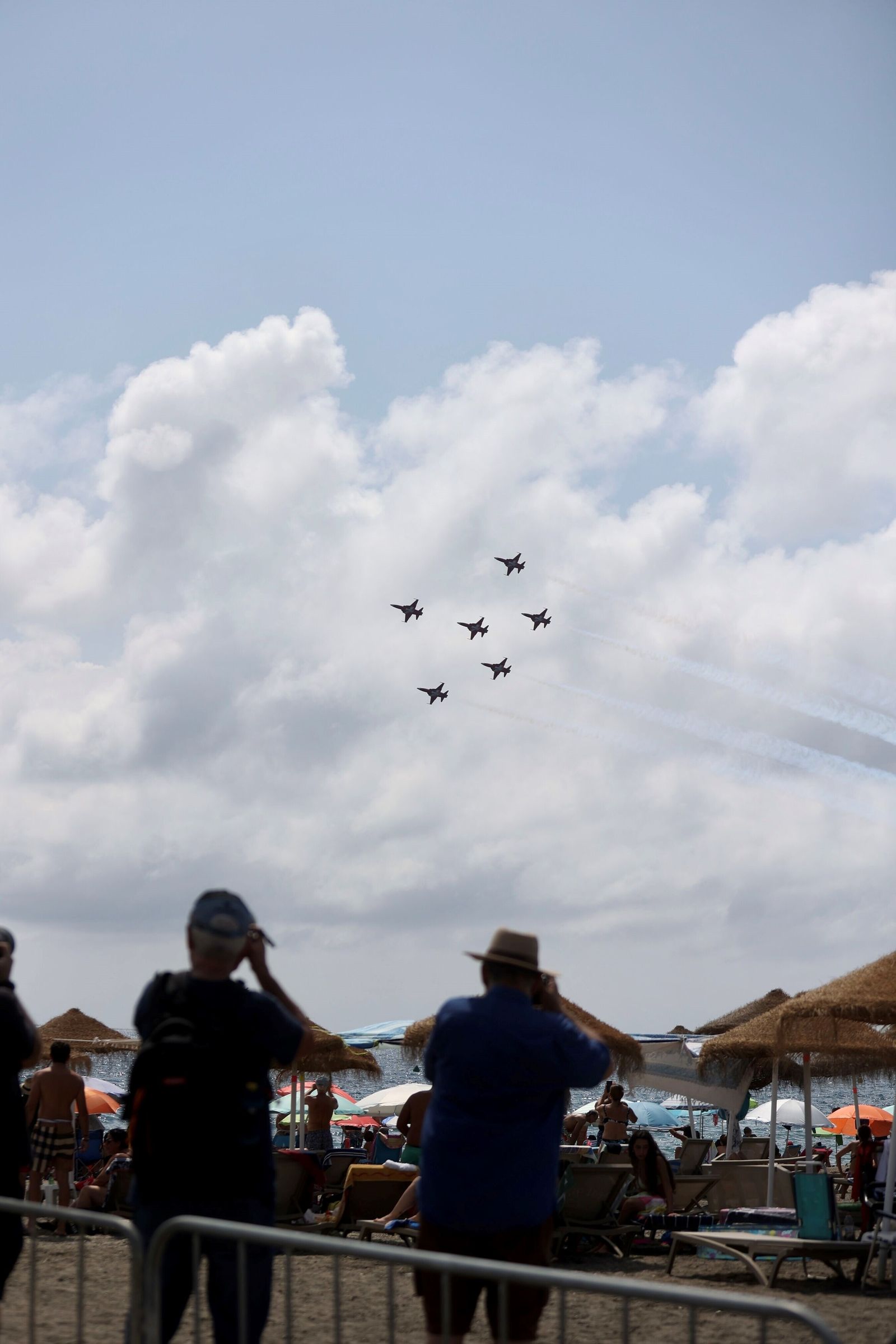 Exhibiciones en la jornada inaugural del Festival Aéreo de Torre del Mar