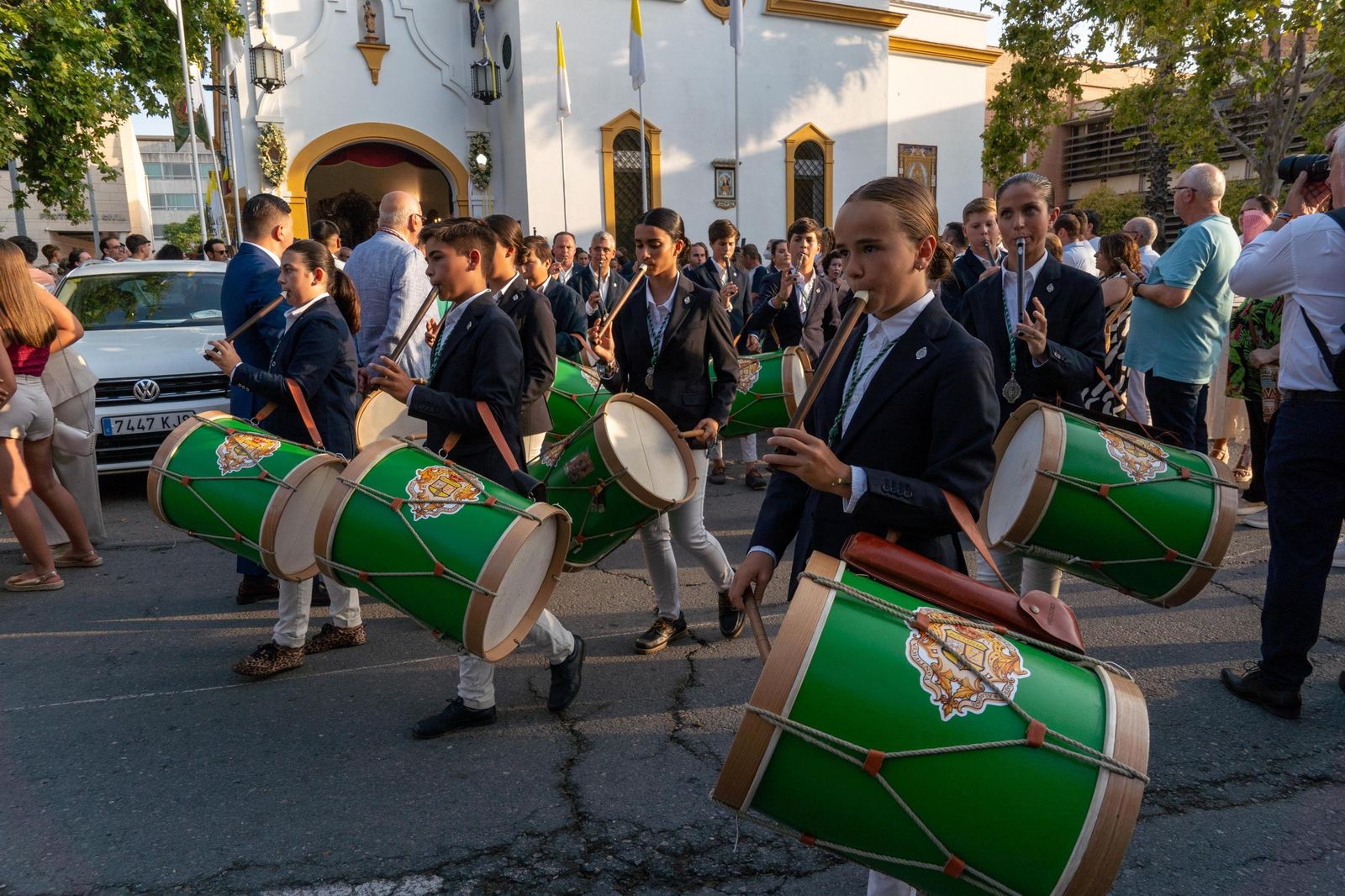 Imágenes del Rosario Jubilar rociero celebrado por las 25 hermandades filiales de la Matriz de Almonte en La Merced