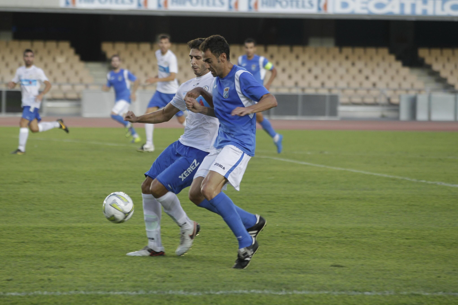 Pedro Carrión y Borja Perea, destacados en sus respectivos equipos, en el derbi de la primera vuelta.