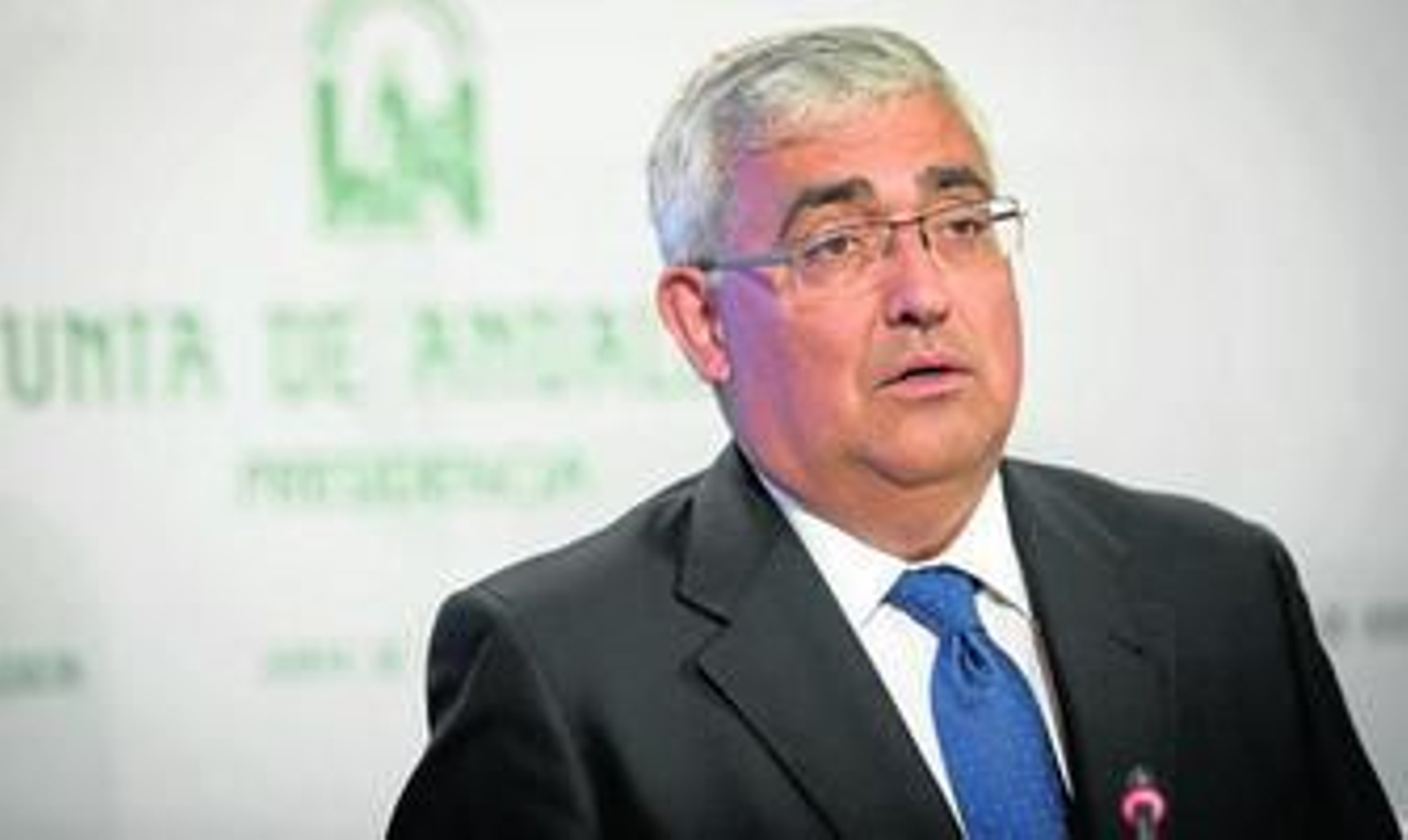 Antonio Ramírez de Arellano, consejero de Economía y Conocimiento, ayer en la rueda de prensa posterior al Consejo de Gobierno. Antonio Ramírez de Arellano, consejero de Economía y Conocimiento, ayer en la rueda de prensa posterior al Consejo de Gobierno.