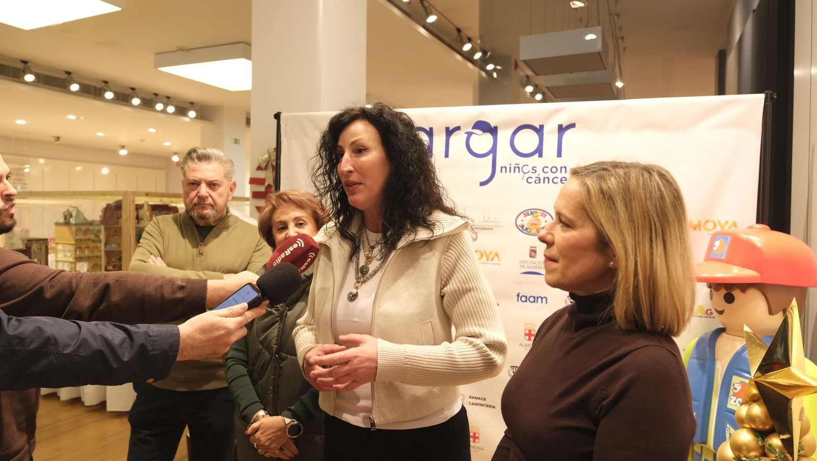 Exposición de Clicks de Playmobil contra el cáncer infantil, en fotos