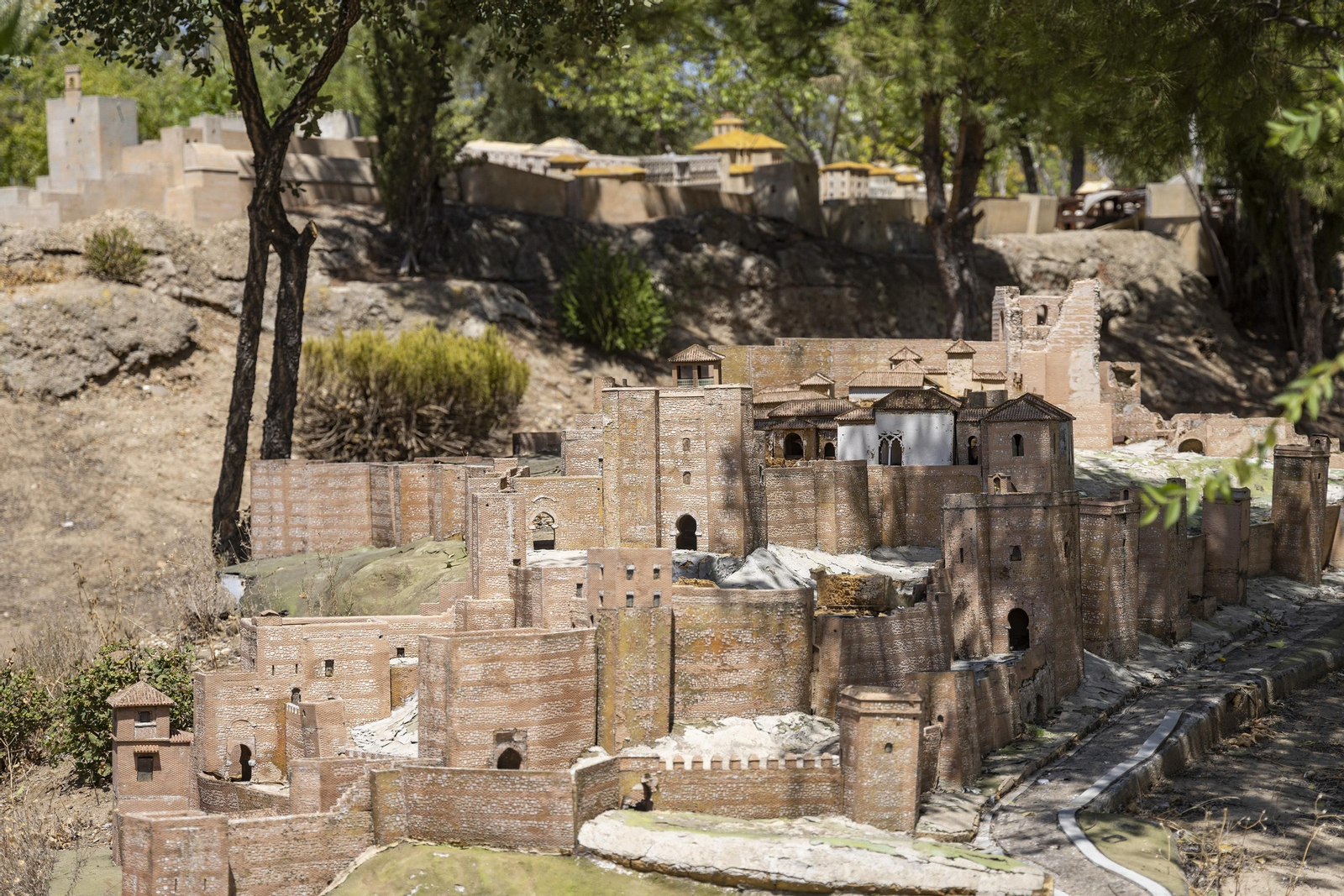 El lamentable estado de conservación de 'Andalucía de los Niños', en fotos