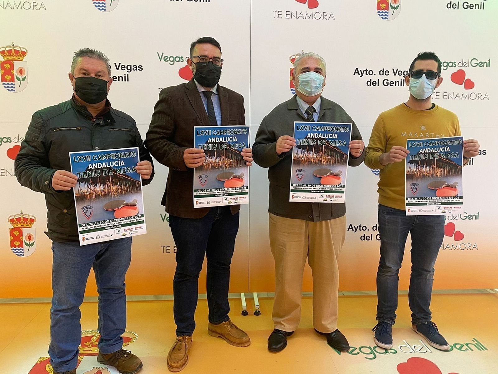 Las autoridades durante el acto de presentación