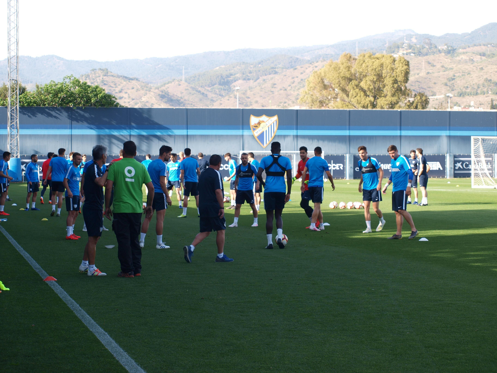 Las fotos del primer entrenamiento de Víctor del Amo al mando del Málaga CF